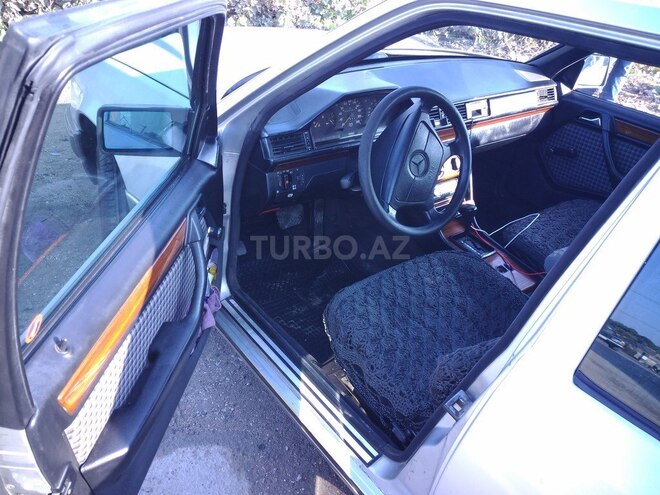 Mercedes E 250 1993, 555,560 km - 0.3 l - Bakı