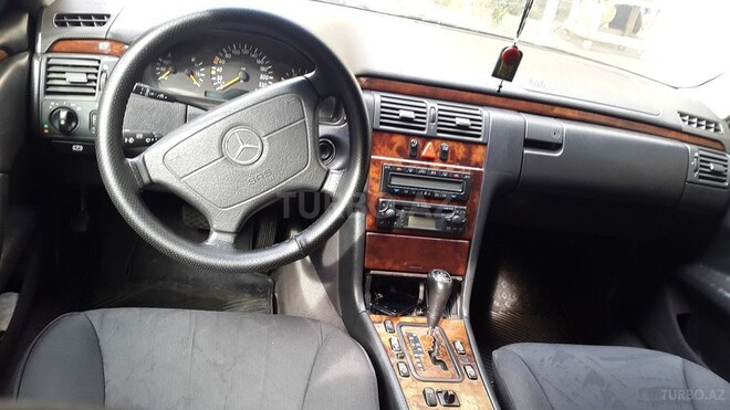 Mercedes E 240 1999, 252,222 km - 2.4 л - Bakı