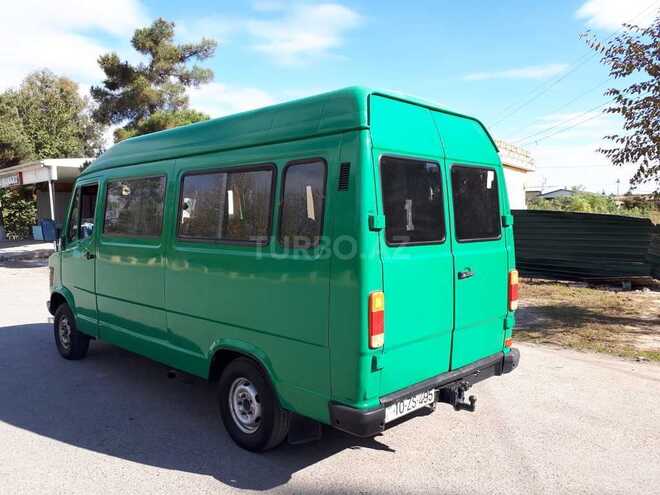Mercedes 208 D 1993, 409,235 km - 2.3 l - Sabirabad