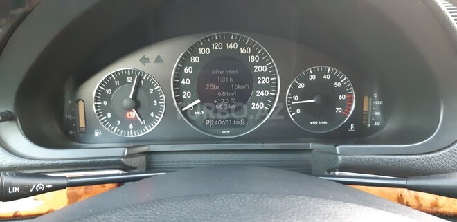 Mercedes E 240 2002, 241,000 km - 2.6 l - Bakı