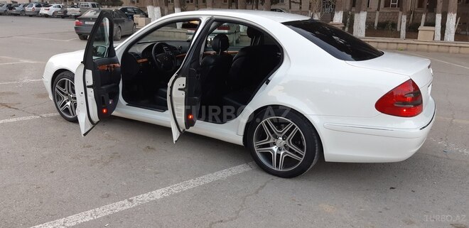 Mercedes E 240 2002, 241,000 km - 2.6 l - Bakı