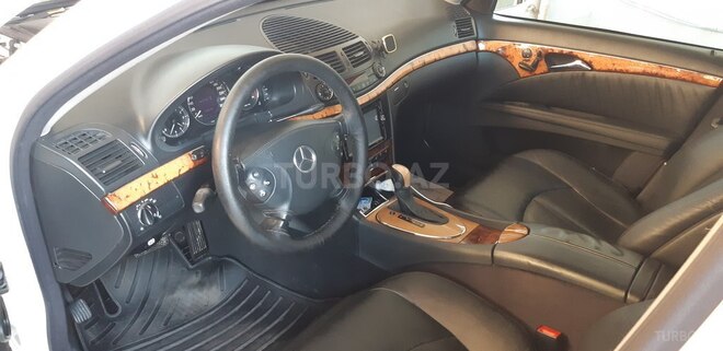 Mercedes E 240 2002, 241,000 km - 2.6 l - Bakı