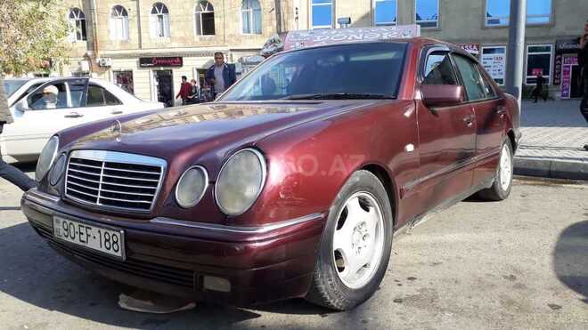 Mercedes E 250 1996, 136,000 km - 2.5 l - Bakı