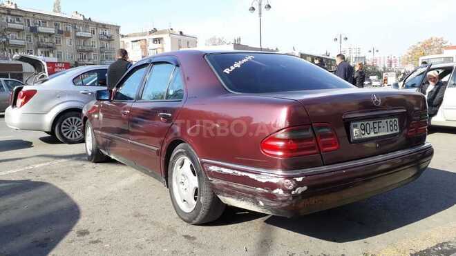 Mercedes E 250 1996, 136,000 km - 2.5 l - Bakı