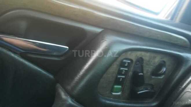 Mercedes E 250 1996, 136,000 km - 2.5 l - Bakı