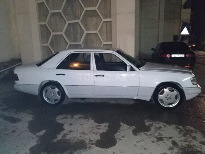 Mercedes E 200 1989, 200 km - 0.3 l - Bakı