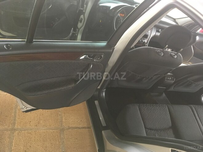 Mercedes C 240 2001, 143,408 km - 2.6 l - Şirvan