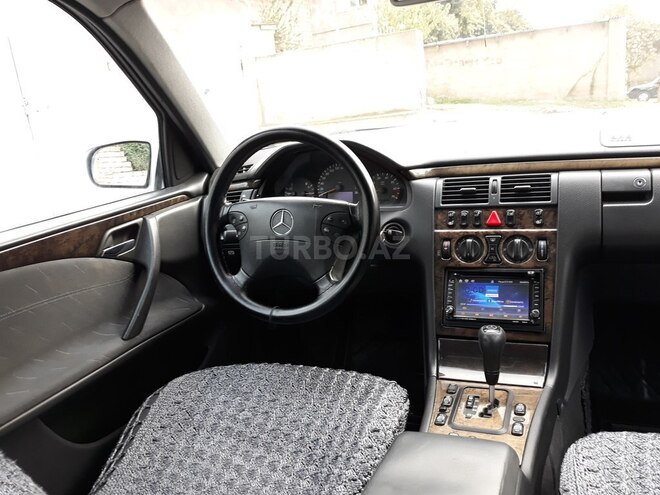 Mercedes E 320 1999, 216,000 km - 3.2 l - Bakı
