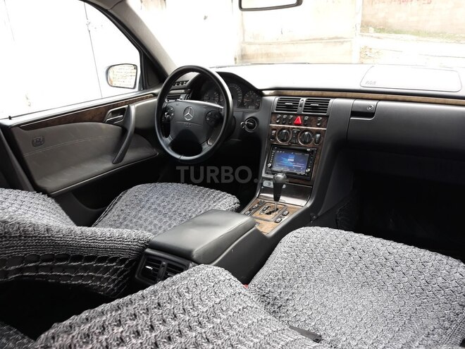 Mercedes E 320 1999, 216,000 km - 3.2 l - Bakı