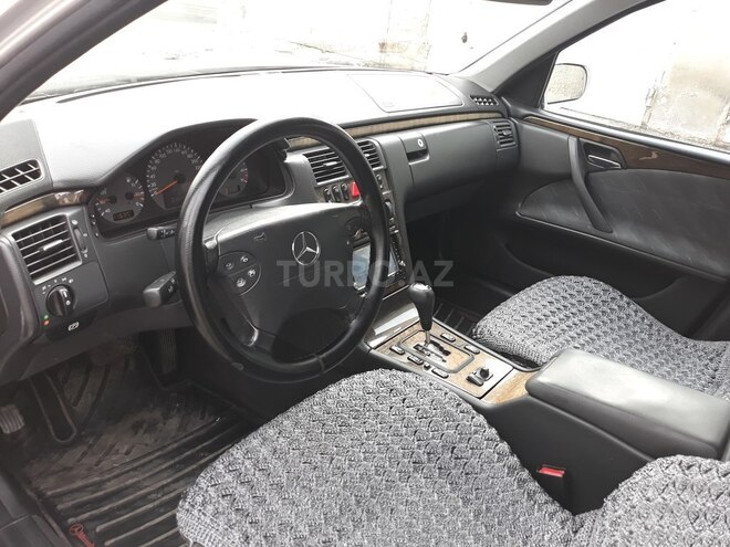 Mercedes E 320 1999, 216,000 km - 3.2 l - Bakı