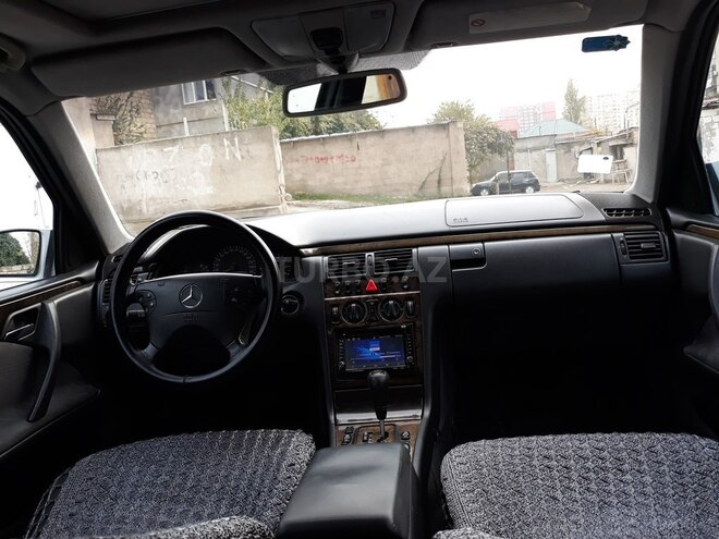 Mercedes E 320 1999, 216,000 km - 3.2 l - Bakı