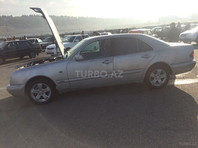 Mercedes E 230 1996, 442,000 km - 2.3 l - Bakı