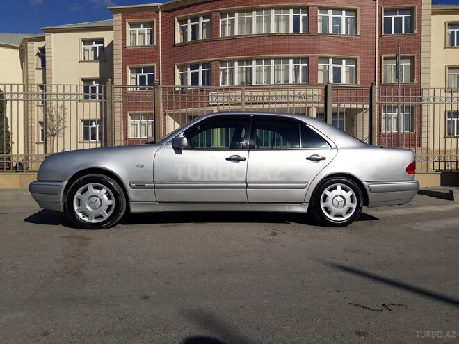 Mercedes E 230 1995, 370,000 km - 2.3 l - Bakı