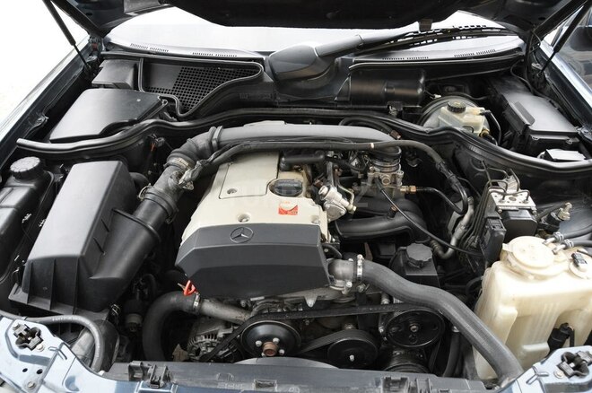 Mercedes E 200 1999, 288,000 km - 2.0 l - Bakı