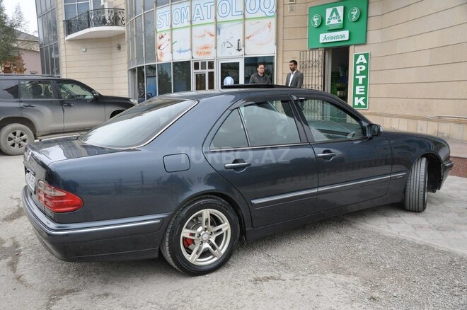 Mercedes E 200 1999, 288,000 km - 2.0 l - Bakı