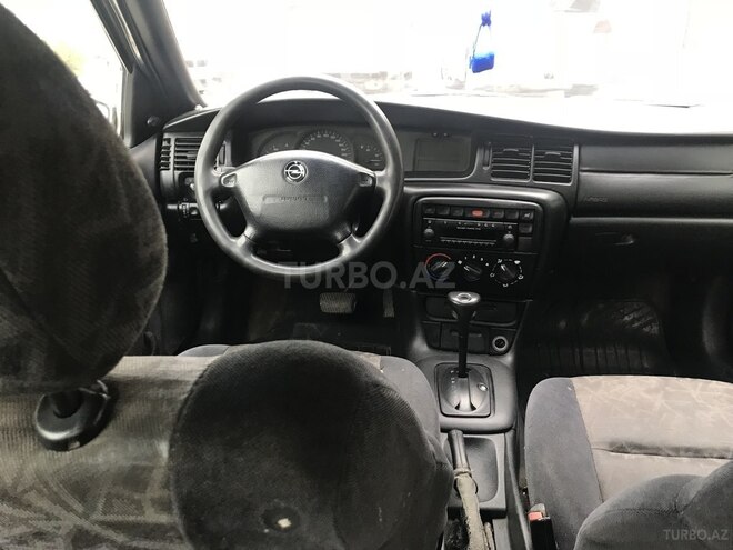 Opel Vectra 1996, 280,000 km - 1.6 l - Sumqayıt