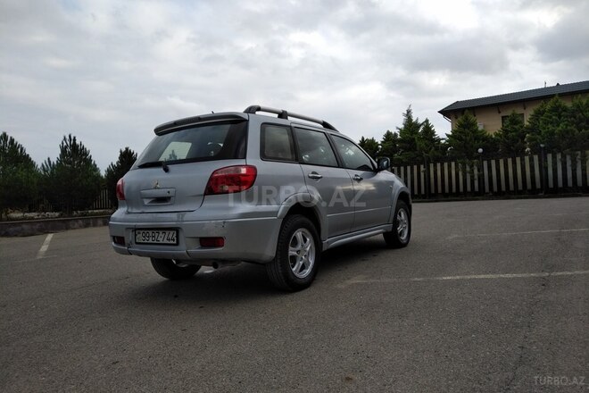 Mitsubishi Outlander 2004, 282,000 km - 2.4 л - Bakı