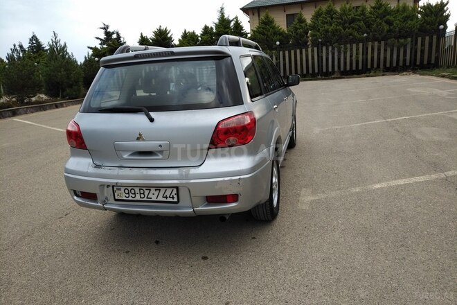 Mitsubishi Outlander 2004, 282,000 km - 2.4 л - Bakı
