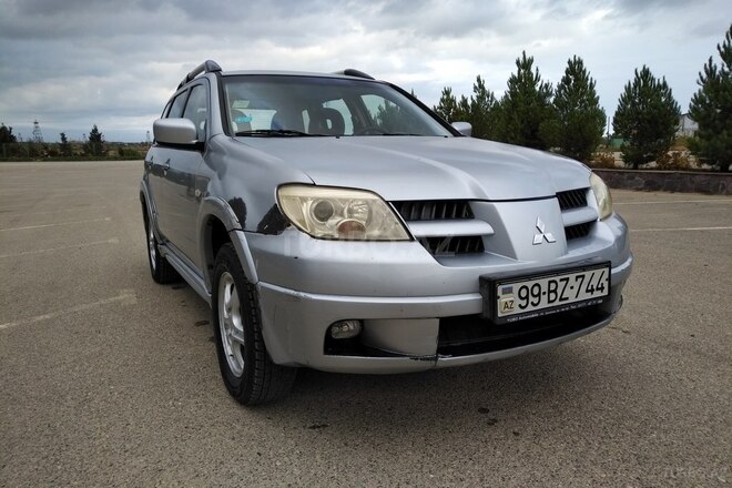 Mitsubishi Outlander 2004, 282,000 km - 2.4 л - Bakı