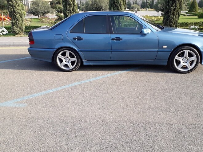 Mercedes C 200 1999, 240,000 km - 2.0 л - Gəncə