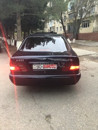 Mercedes E 220 1998, 387,000 km - 2.2 l - Sumqayıt