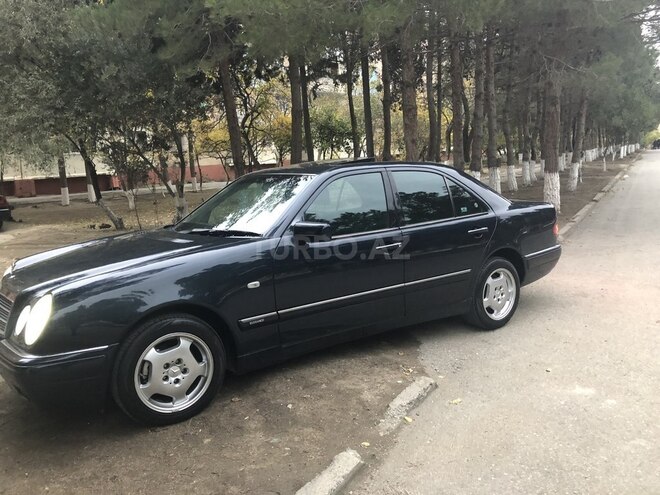 Mercedes E 220 1998, 387,000 km - 2.2 l - Sumqayıt