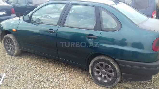 Volkswagen Polo 1995, 235,214 km - 1.5 л - Sumqayıt