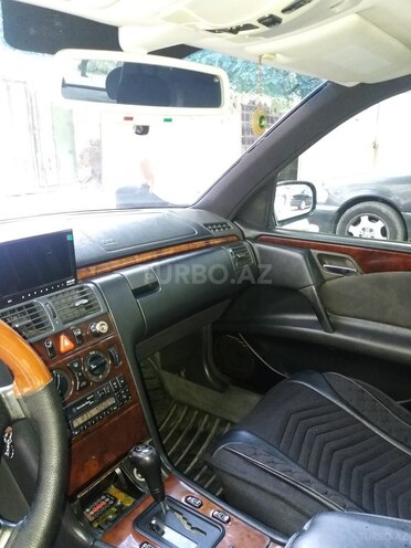 Mercedes E 230 1996, 276,219 km - 2.3 l - Bakı