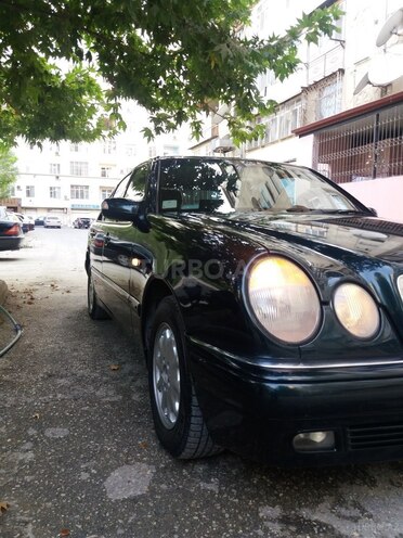 Mercedes E 230 1996, 276,219 km - 2.3 l - Bakı