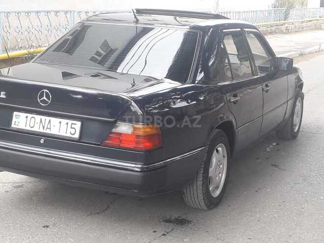 Mercedes E 220 1993, 210,000 km - 2.2 l - Sumqayıt