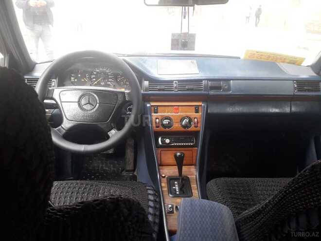 Mercedes E 220 1993, 210,000 km - 2.2 l - Sumqayıt