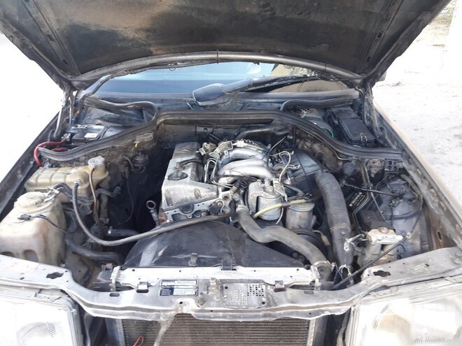 Mercedes E 200 1992, 130,000 km - 2.0 л - Xırdalan