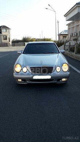 Mercedes E 220 2001, 267,000 km - 2.2 l - Bakı