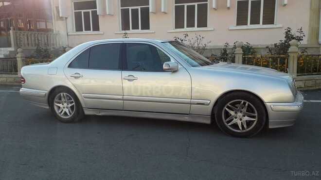 Mercedes E 220 2001, 267,000 km - 2.2 l - Bakı