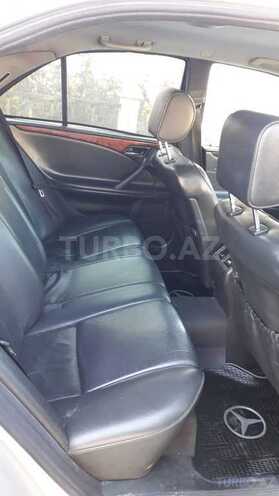 Mercedes E 220 2001, 267,000 km - 2.2 l - Bakı