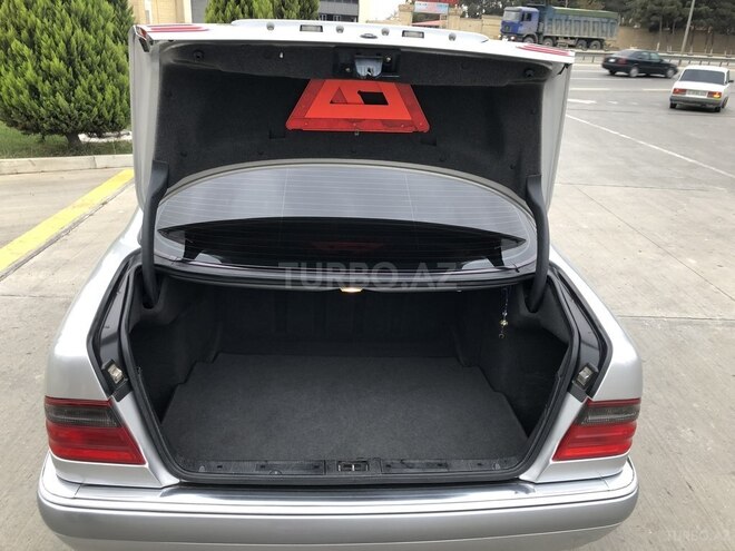 Mercedes E 230 1997, 225,276 km - 2.3 l - Xırdalan