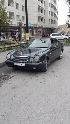 Mercedes E 230 1996, 450,000 km - 0.3 l - Qəbələ