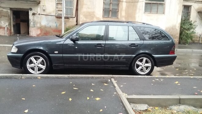 Mercedes C 220 1998, 200,000 km - 2.2 l - Yevlax