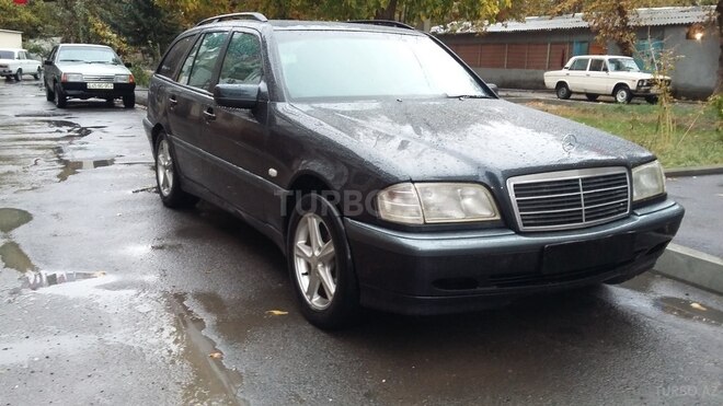 Mercedes C 220 1998, 200,000 km - 2.2 l - Yevlax