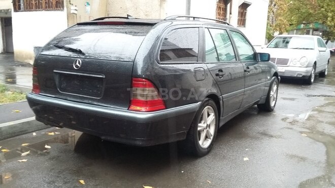 Mercedes C 220 1998, 200,000 km - 2.2 l - Yevlax