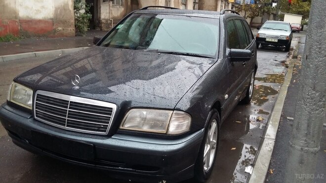 Mercedes C 220 1998, 200,000 km - 2.2 l - Yevlax