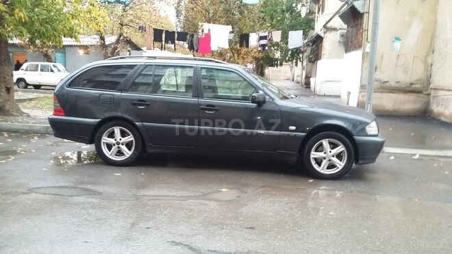 Mercedes C 220 1998, 200,000 km - 2.2 l - Yevlax