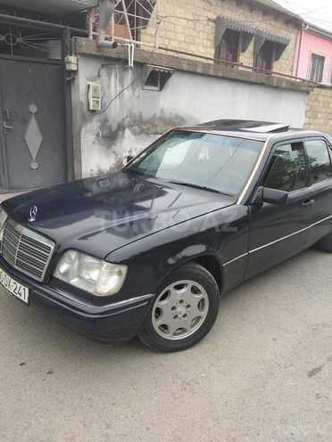 Mercedes E 230 1992, 470,000 km - 0.2 л - Yevlax