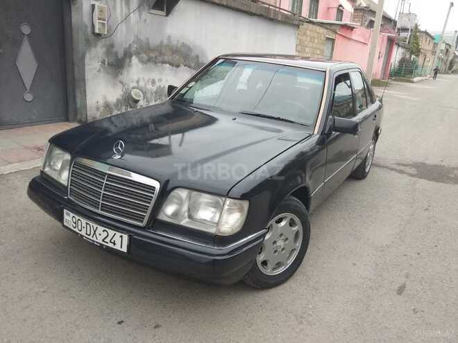 Mercedes E 230 1992, 470,000 km - 0.2 л - Yevlax
