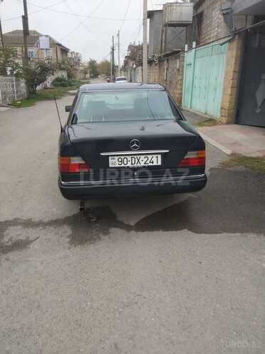 Mercedes E 230 1992, 470,000 km - 0.2 л - Yevlax