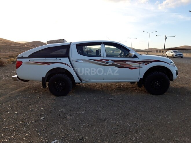 Mitsubishi L200 2015, 110,464 km - 2.5 l - Bakı