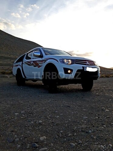 Mitsubishi L200 2015, 110,464 km - 2.5 l - Bakı