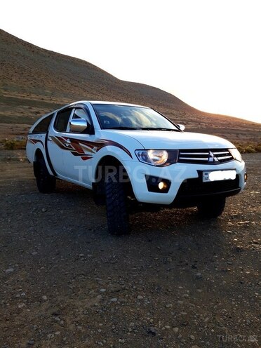 Mitsubishi L200 2015, 110,464 km - 2.5 l - Bakı