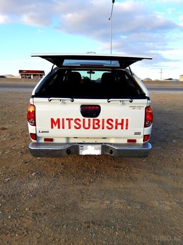 Mitsubishi L200 2015, 110,464 km - 2.5 l - Bakı