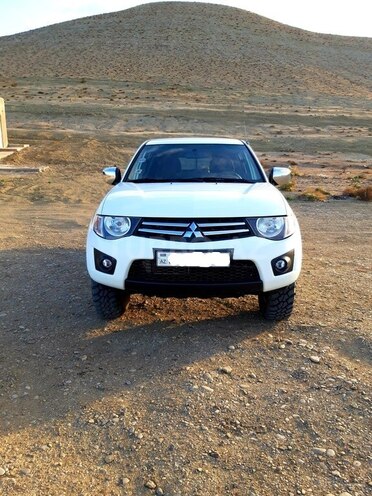 Mitsubishi L200 2015, 110,464 km - 2.5 l - Bakı